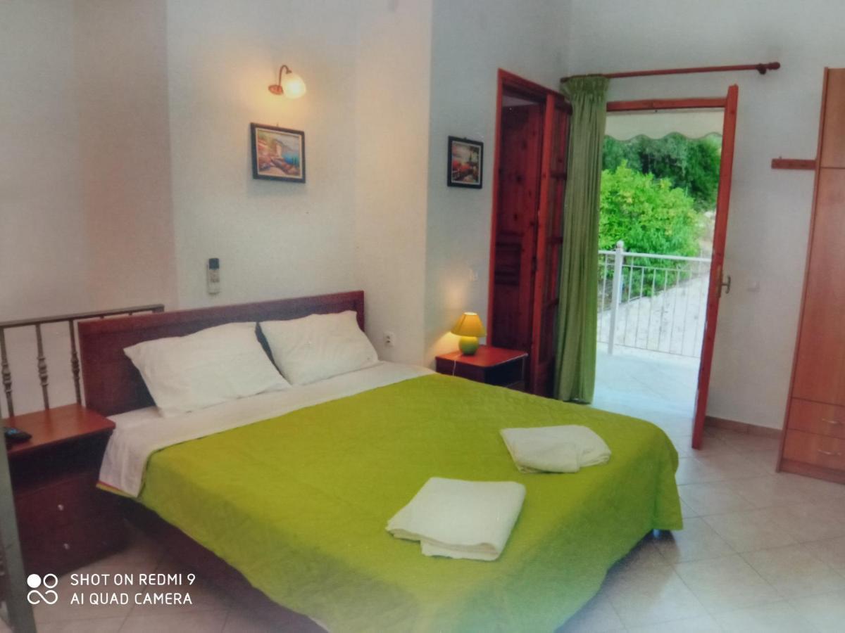 Soustas Apartments Longós エクステリア 写真