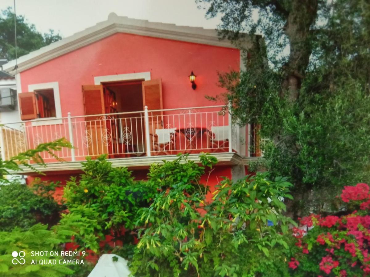 Soustas Apartments Longós エクステリア 写真
