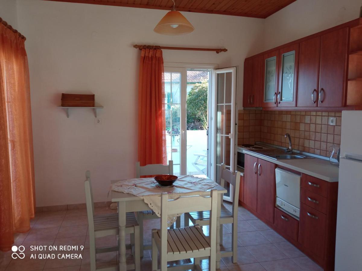 Soustas Apartments Longós エクステリア 写真
