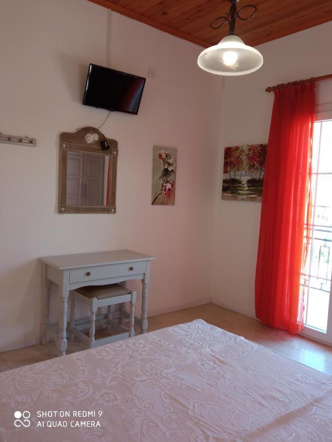 Soustas Apartments Longós エクステリア 写真