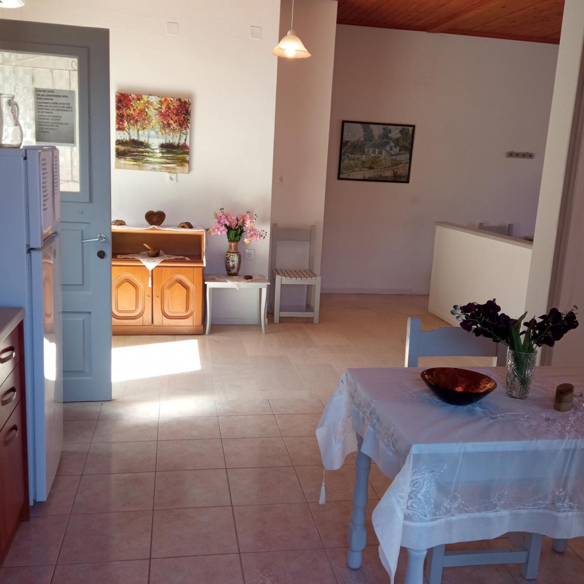 Soustas Apartments Longós エクステリア 写真